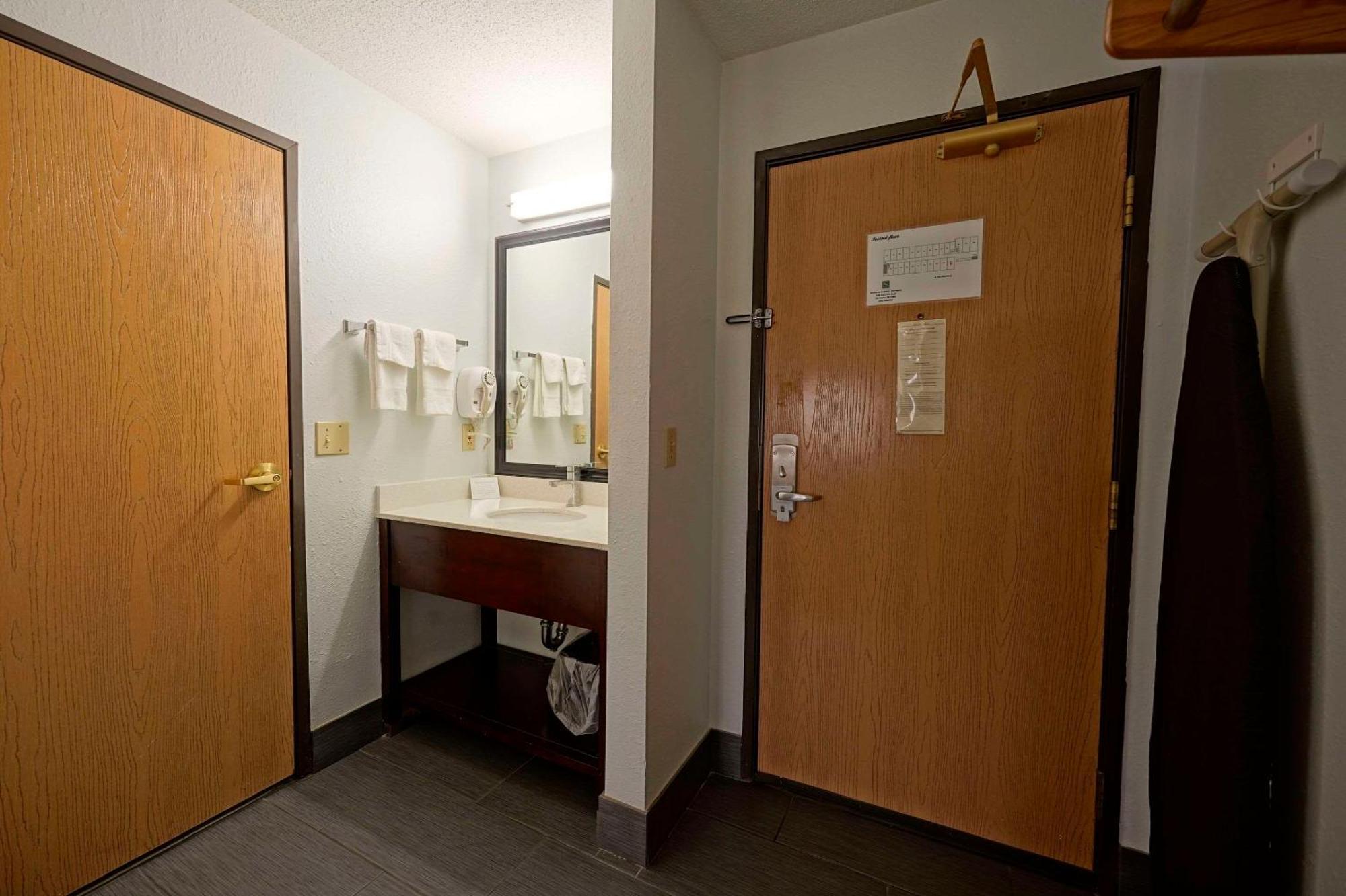 Quality Inn & Suites Harrington - Milford Esterno foto