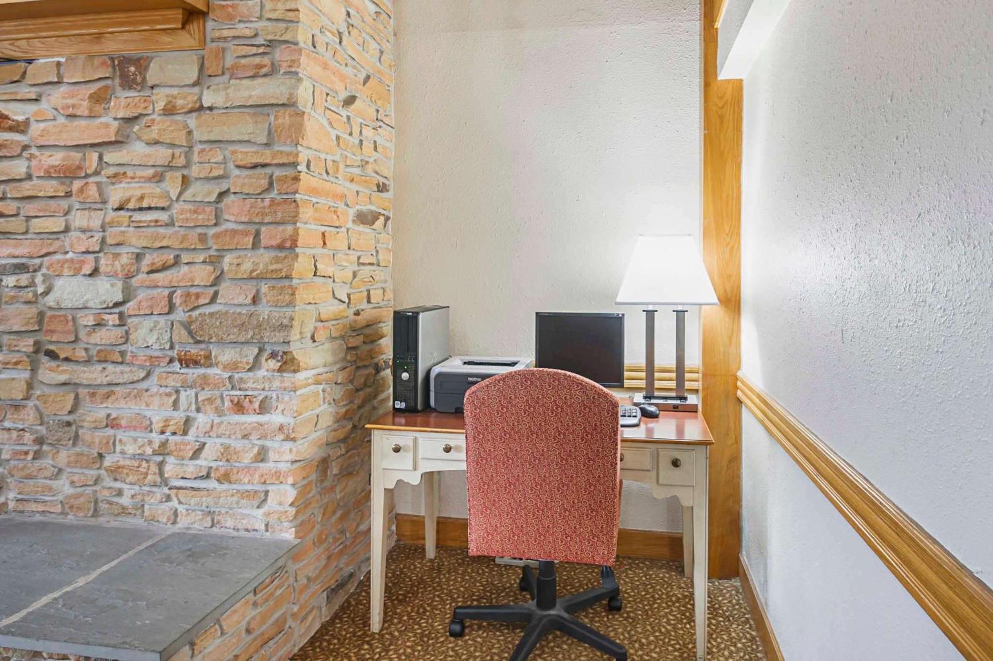 Quality Inn & Suites Harrington - Milford Esterno foto