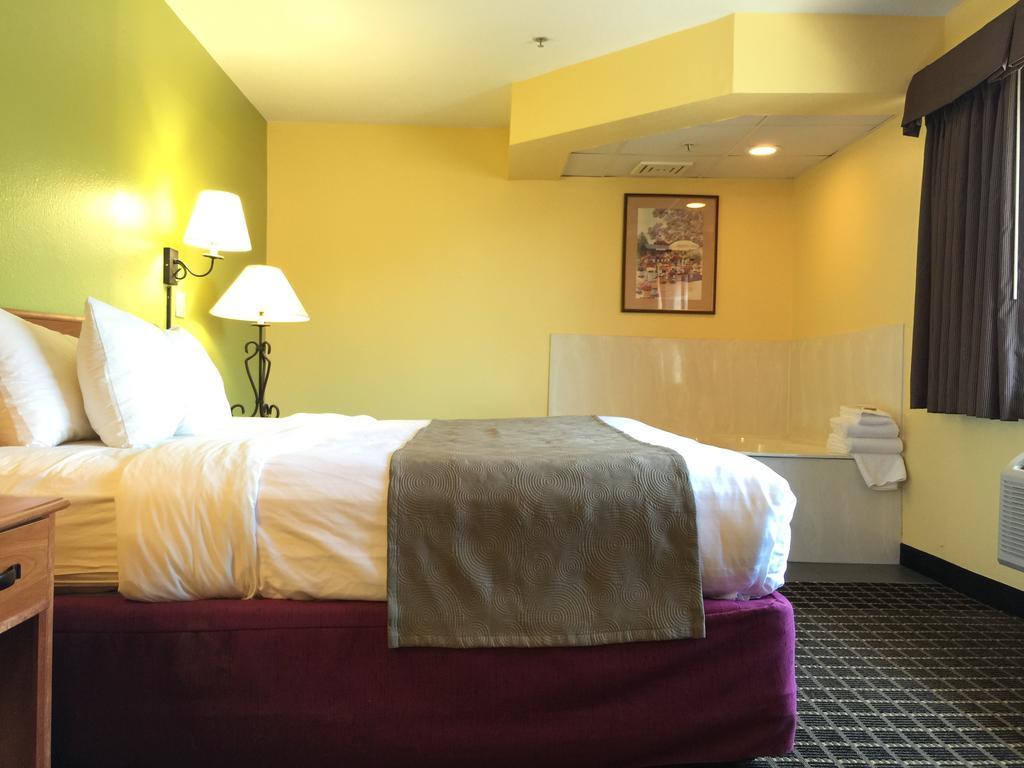 Quality Inn & Suites Harrington - Milford Esterno foto
