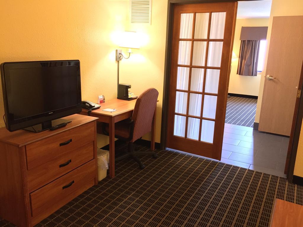 Quality Inn & Suites Harrington - Milford Esterno foto